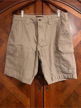 Men's Cargo Shorts in Light Khaki - Classic Pocket Design